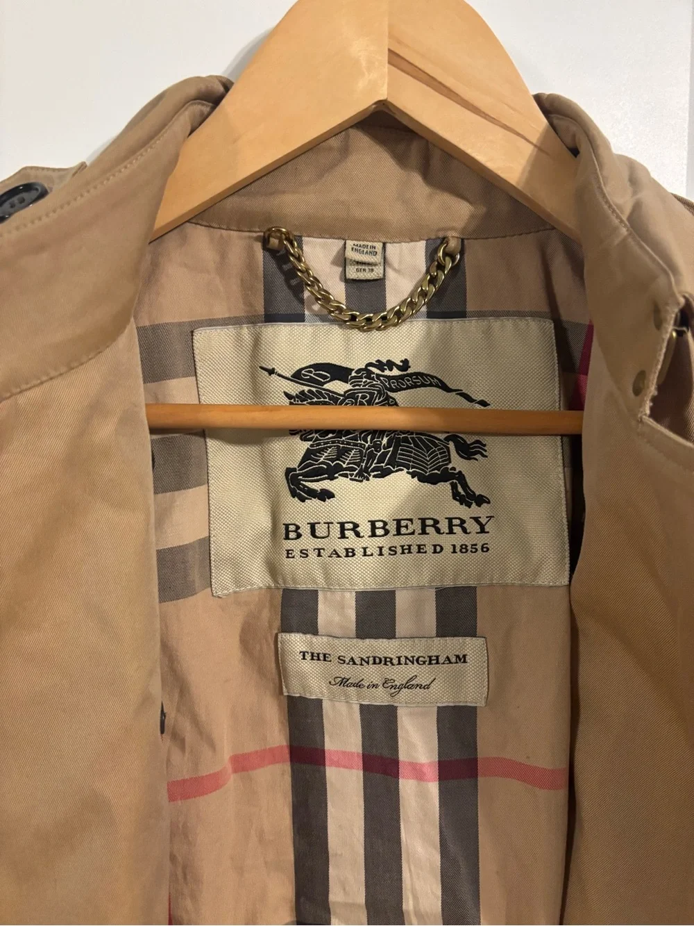 Burberry Beige Double-Breasted Trench Coat with Belt The Sandringham - Picture 5 of 7